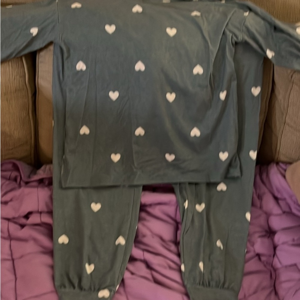 Blue and white hearts ladies pajamas. Size small with tags still on